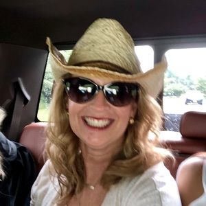 Meet your Posher, Charlene slack